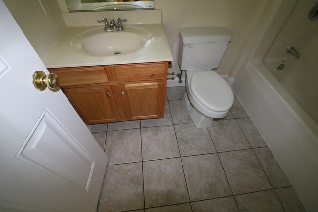 Building Photo - 38 Storer St