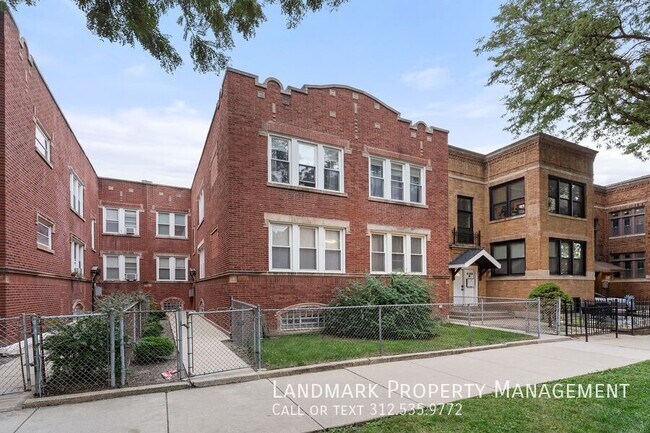 Building Photo - 4144 N Mozart-Unit 1W