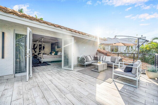 Building Photo - 2323 Delmar Pl