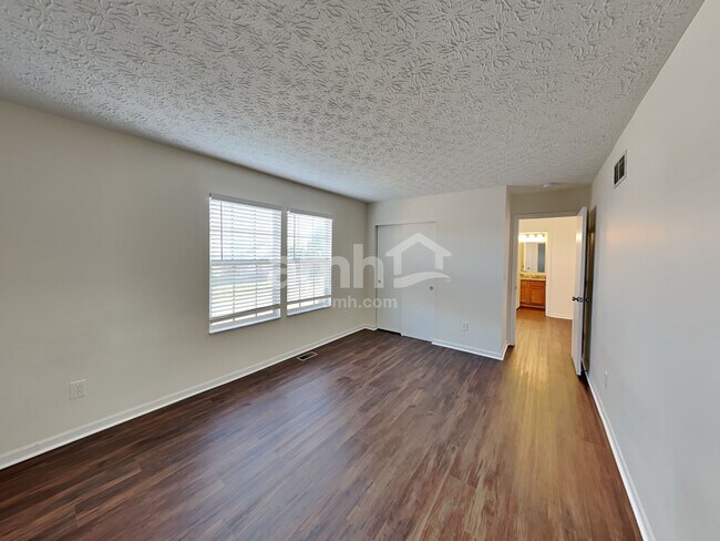 Building Photo - 928 Mahle Dr