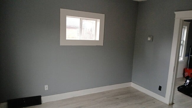 Building Photo - 9919 Stoughton Ave