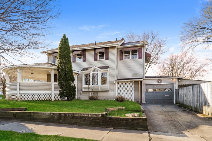 Building Photo - 1420 Oakwood Ave