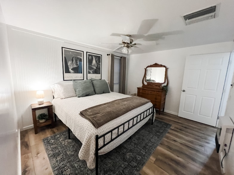 Building Photo - 350 May St