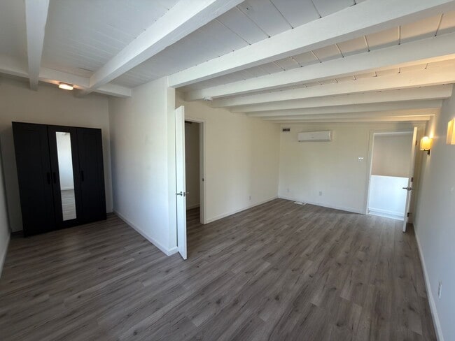 Building Photo - 1110 Mira Mar Ave