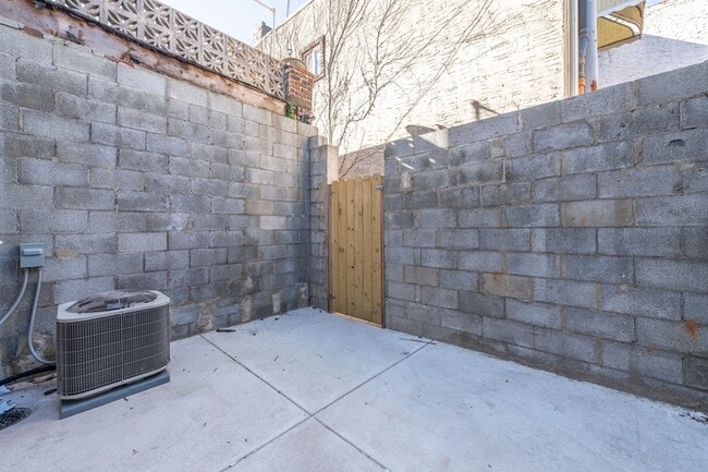 Building Photo - 1522 S 9th St