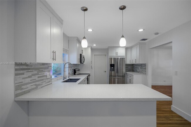 Building Photo - 7460 NW 7th Ct