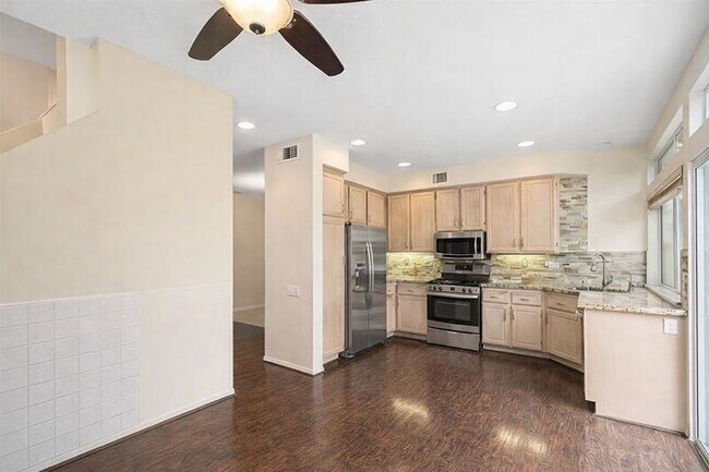 Building Photo - 908 S Lone Pine Ln