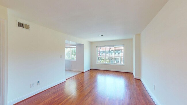Building Photo - 1316 Spring Rd NW