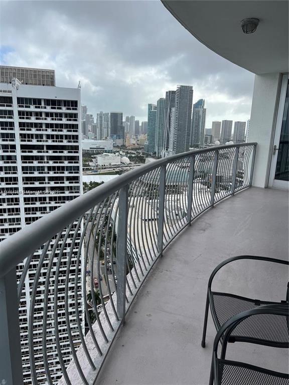 Building Photo - 1750 N Bayshore Dr