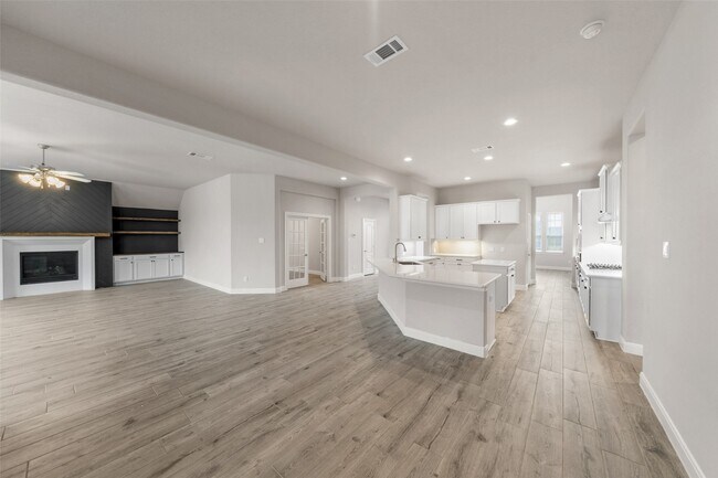 Building Photo - 1524 N Blue Bonnet Ln