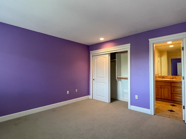 Building Photo - Bright & Beautiful Forest Heights Home with Gourmet Kitchen, Bonus Space & Private Cul-de-Sac Set...