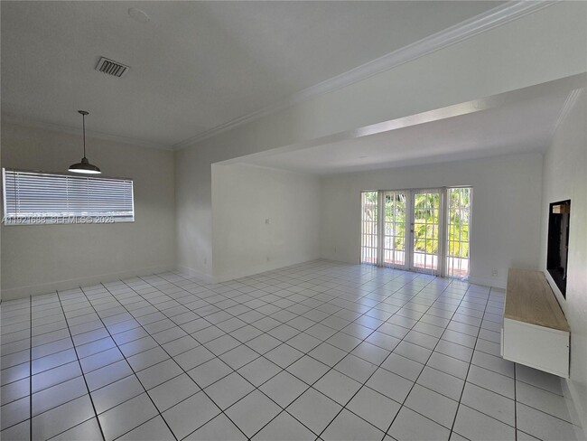 Building Photo - 8105 SW 17th Terrace