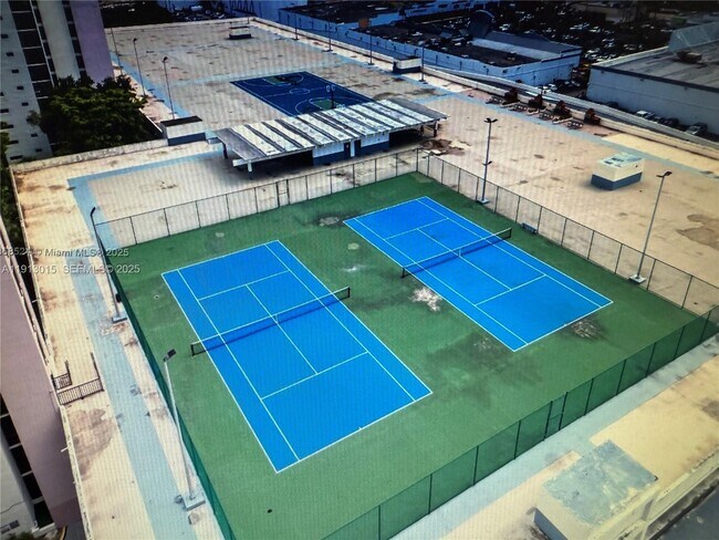 Building Photo - 17011 N Bay Rd