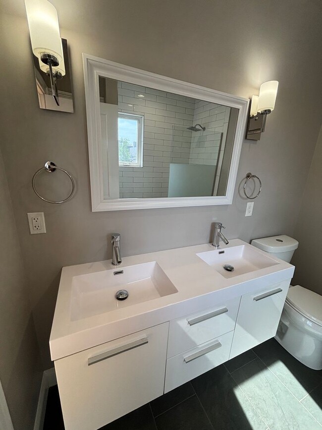 Building Photo - Gorgeous 4 Bedroom house with Three Roof-D...