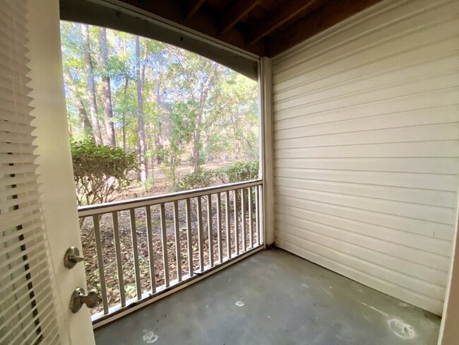 Building Photo - First Floor, One Bedroom Condo at the Reserve at Woodbridge.