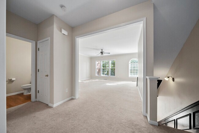 Building Photo - 3305 Chastain Gardens Dr NW