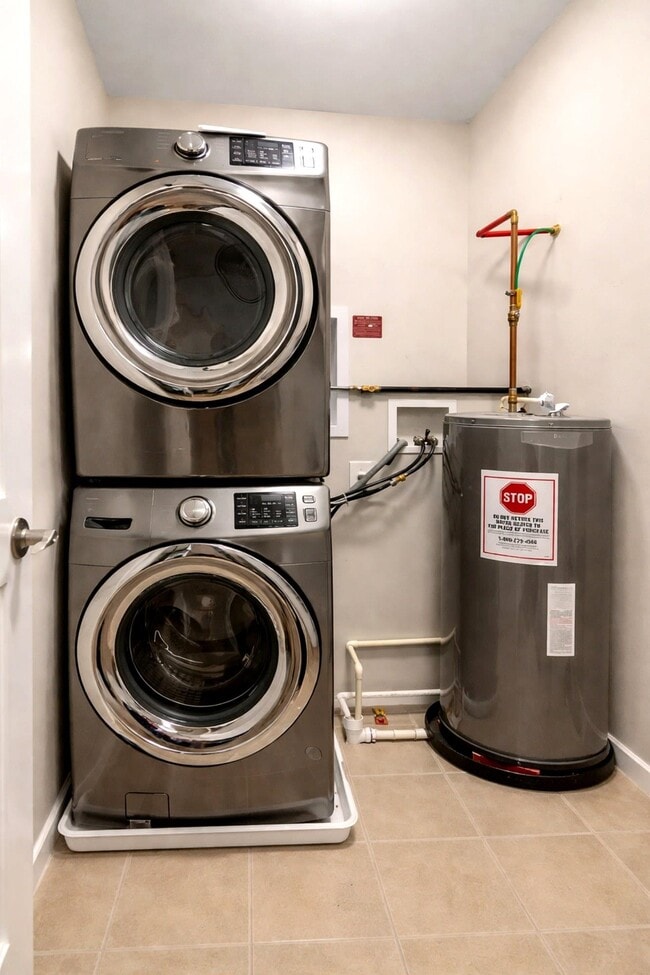 Building Photo - 612 12th St