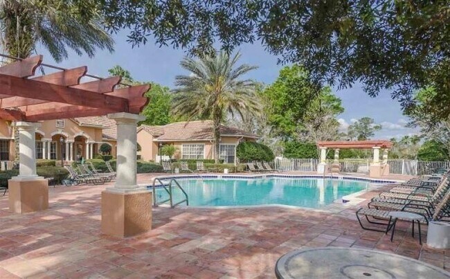 Building Photo - 520 Florida Club Blvd