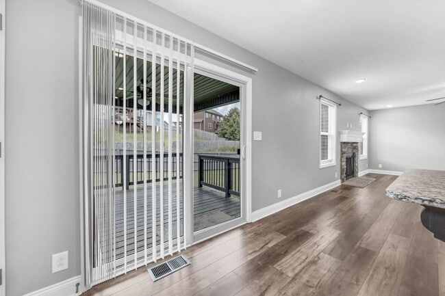 Building Photo - 843 Crestone Ln
