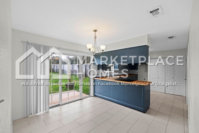 Building Photo - 2105 E Riviera Dr