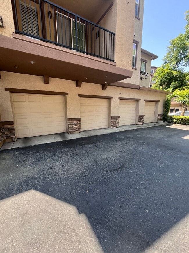 Building Photo - NICE CONDO IN ROCKLIN AT GATED COMMUNITY O...