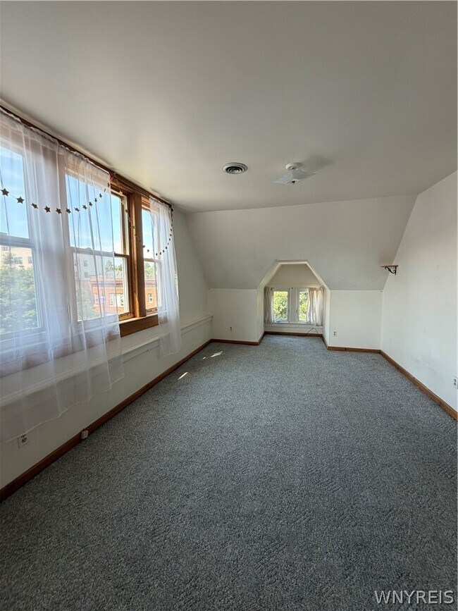 Building Photo - 1005 Elmwood Ave