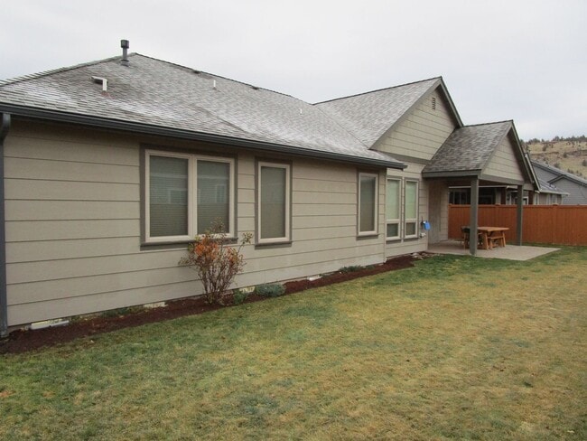 Building Photo - Custom Home in Crystal Springs Subdivision - Available Now!