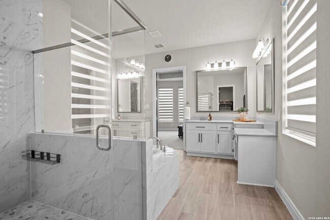 Building Photo - 226 Vizcaya