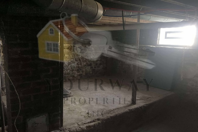 Building Photo - 883 Brown Rd