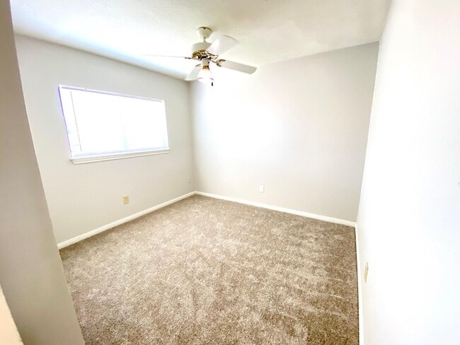 Building Photo - 908 Littleport Ln