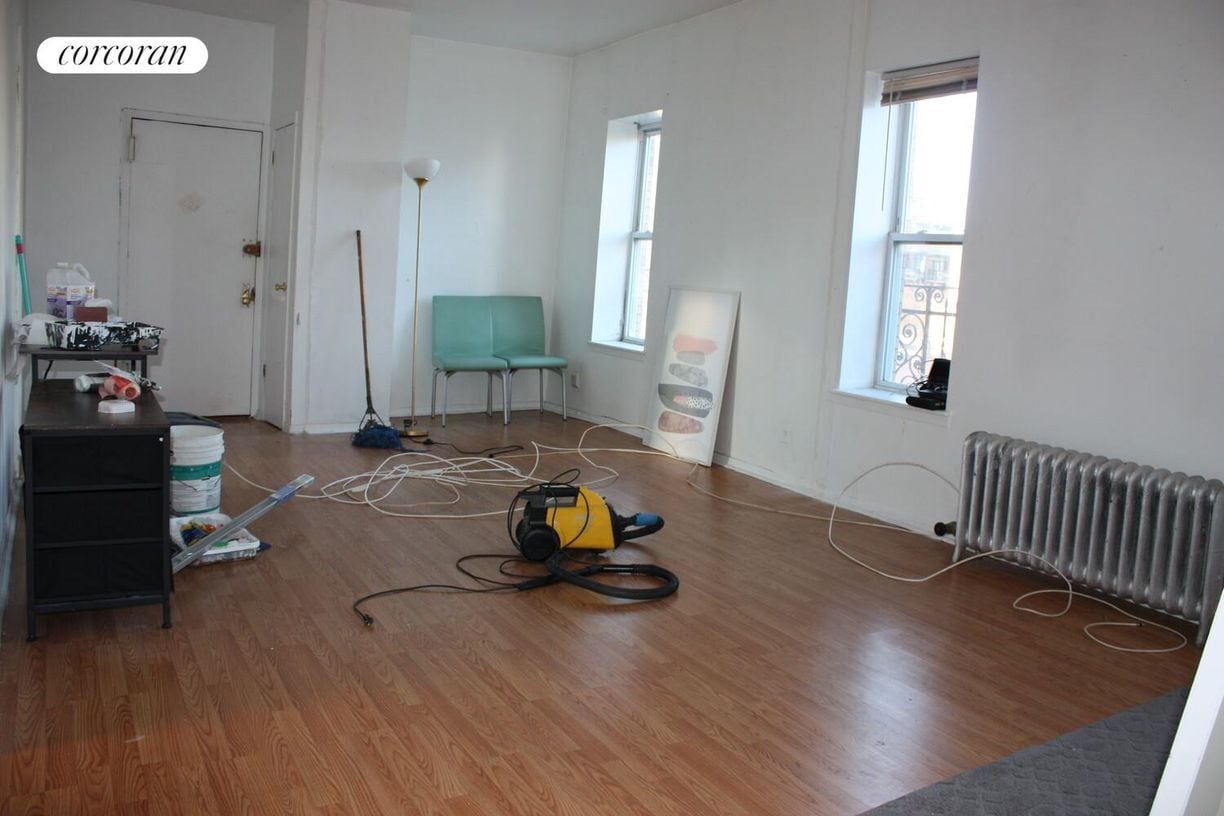 Building Photo - 30-16 38th Ave