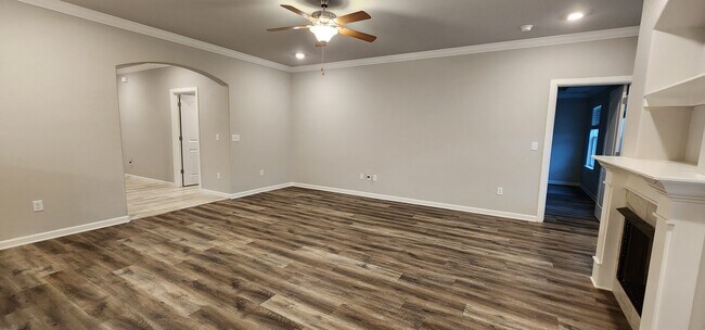 Building Photo - 4440 W Havana Ave