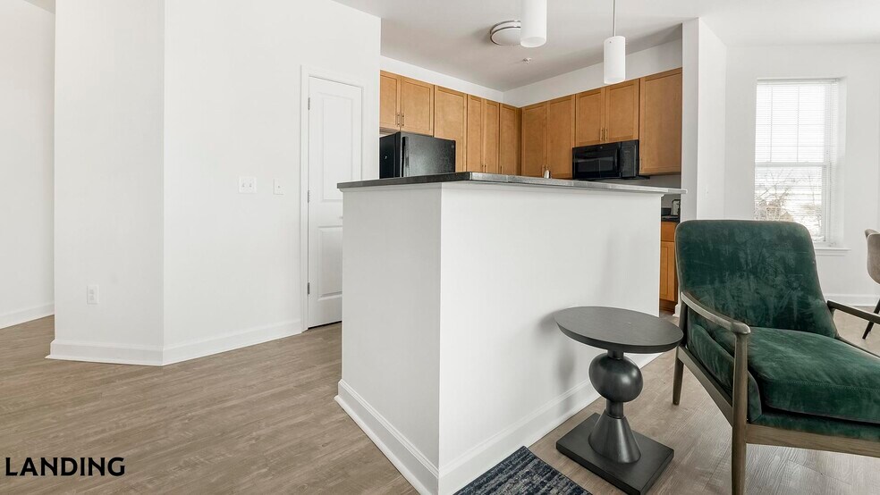Building Photo - 909 Mansion Dr
