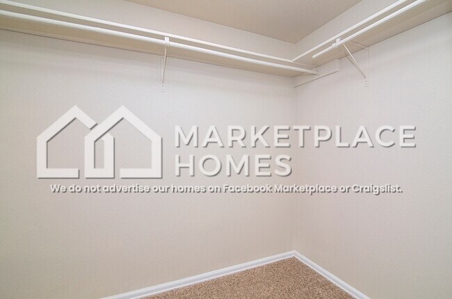 Building Photo - 147 S Golfwood Dr W