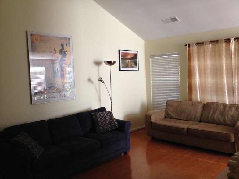 Primary Photo - 4411 Silverbrook Ln