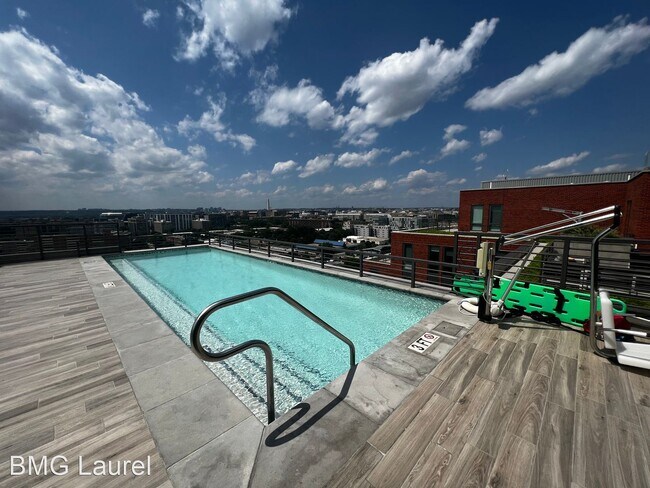 Building Photo - 1 br, 1 bath House - 1211 Van St SE (#302)