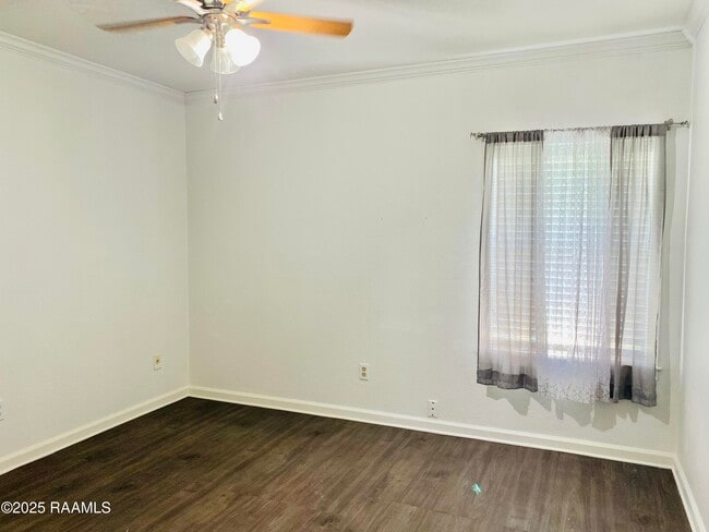 Building Photo - 107 St Nicholas Dr