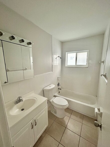 Bathroom - 900 SW 84th Ave