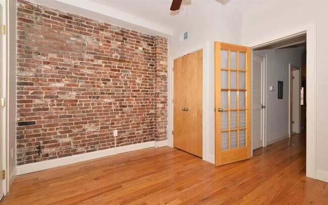 Building Photo - 314 Monroe St