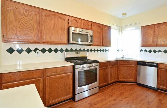 Building Photo - 15410 Oak Lake Glen Dr