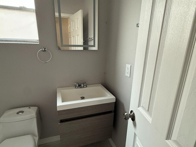 Building Photo - 3105 Medio Ct