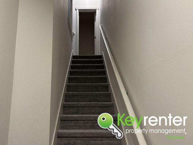 Building Photo - 2164 Yakima Ct