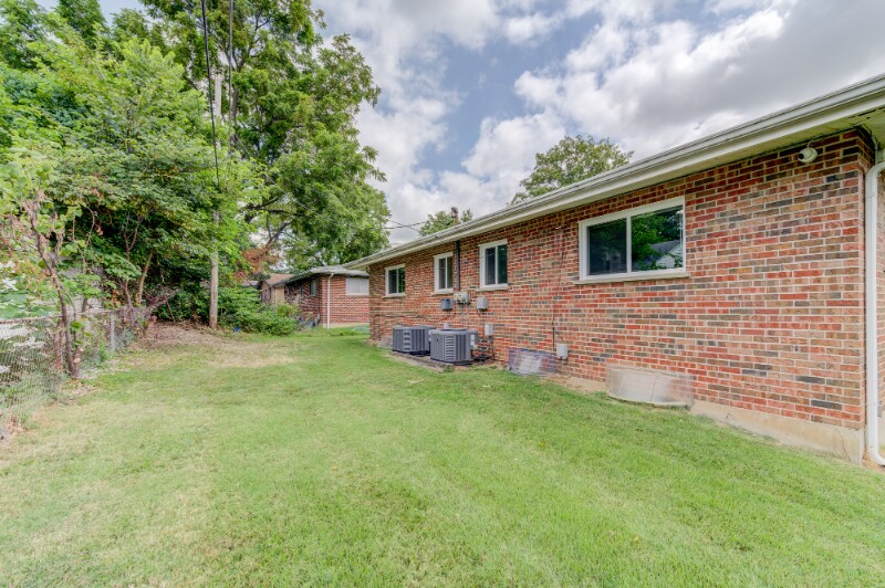 Building Photo - 4063 Esseldale Dr