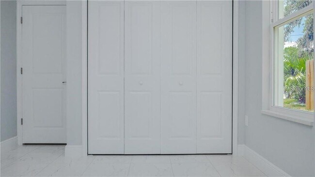 Building Photo - 3208 Mandeville St