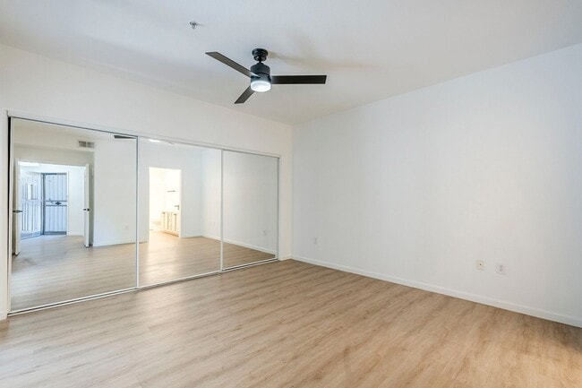 Building Photo - Stunning 2 Bed 1.5 Bath Condo in Scottsdal...