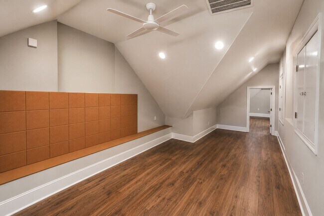 Building Photo - 1703 Fontenay Pl