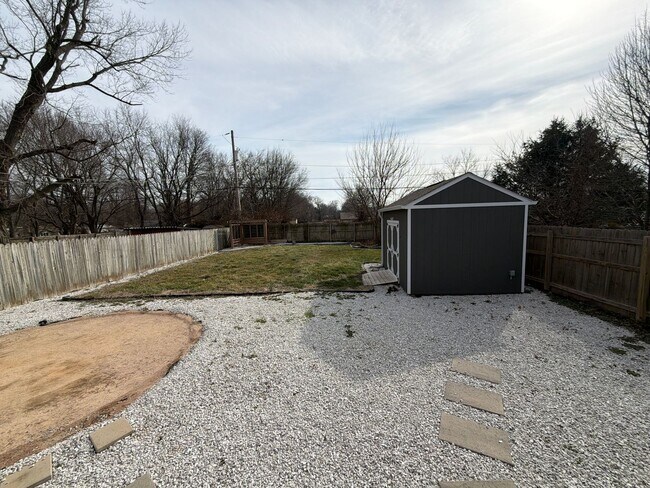 Building Photo - Check Out this price! Get it before it is gone!