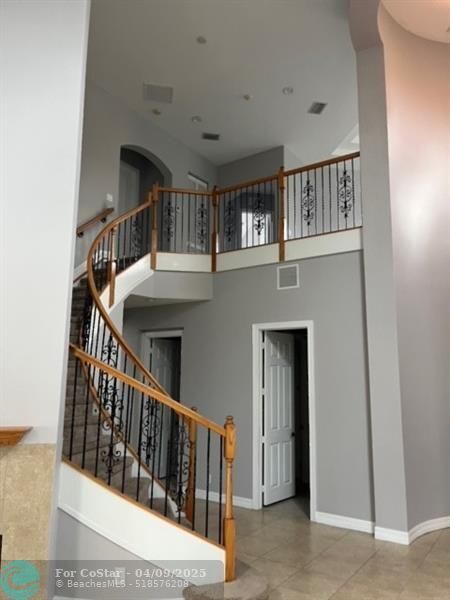 Building Photo - 8501 Butler Greenwood Dr