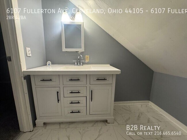 Building Photo - 6107 Fullerton Ave