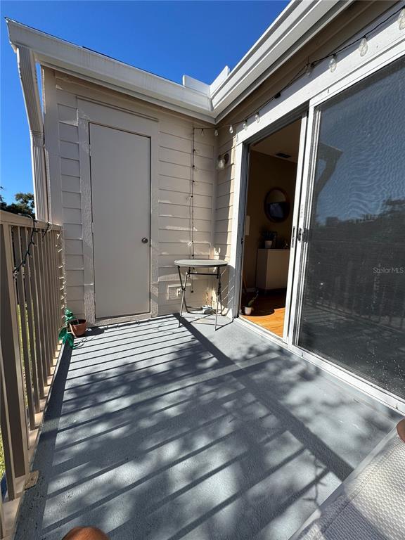 Building Photo - 655 Magic Ct